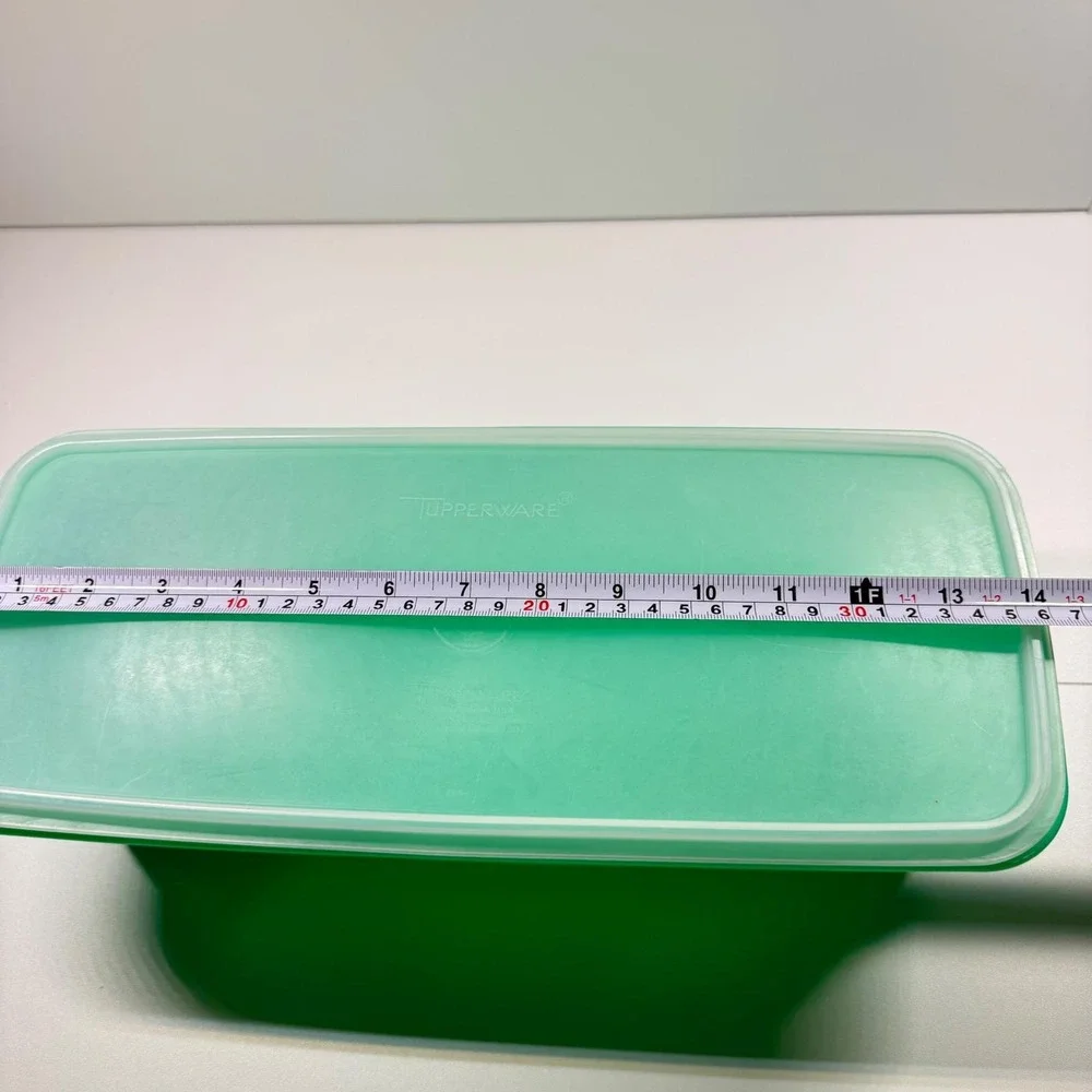 TUPPERWARE Vintage Jadeite Green Vegetable Crisper 784-1 Rectangular Lid Grid